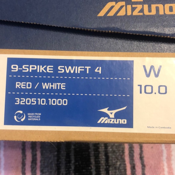 Cleats - Picture 3 of 4